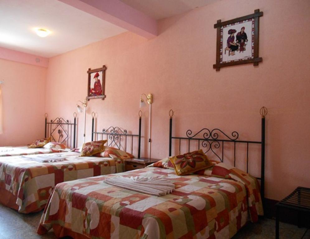 Hotel El Chaparral Panajachel Zimmer foto